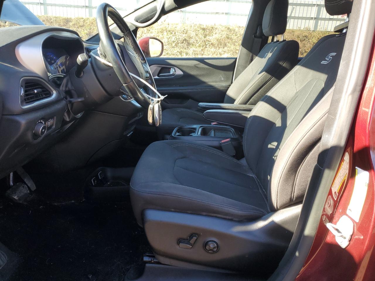 2018 Chrysler Pacifica Touring Plus VIN: 2C4RC1FG1JR305975 Lot: 91739055