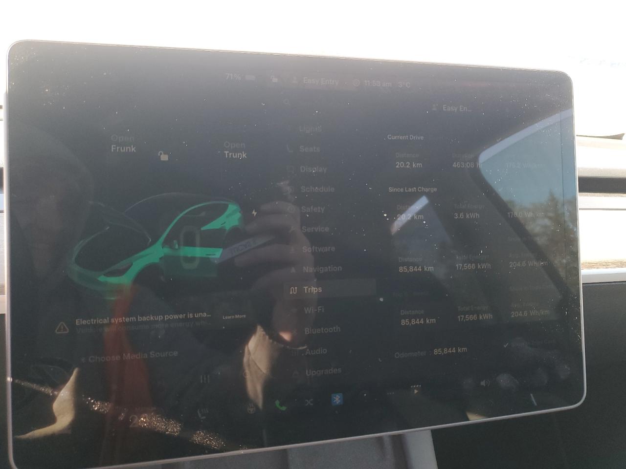 2023 Tesla Model Y VIN: 7SAYGDEE5PF587742 Lot: 93393195