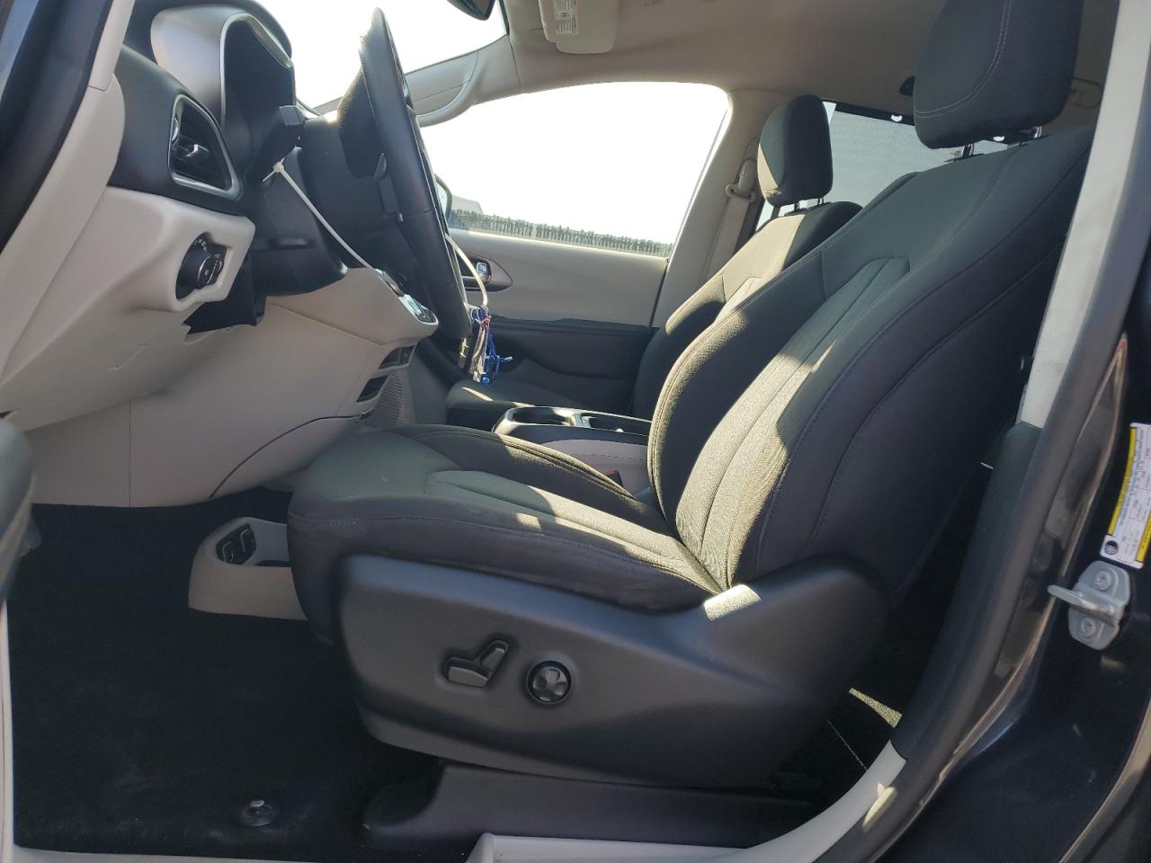 2020 Chrysler Pacifica Touring VIN: 2C4RC1FG9LR136730 Lot: 91604235