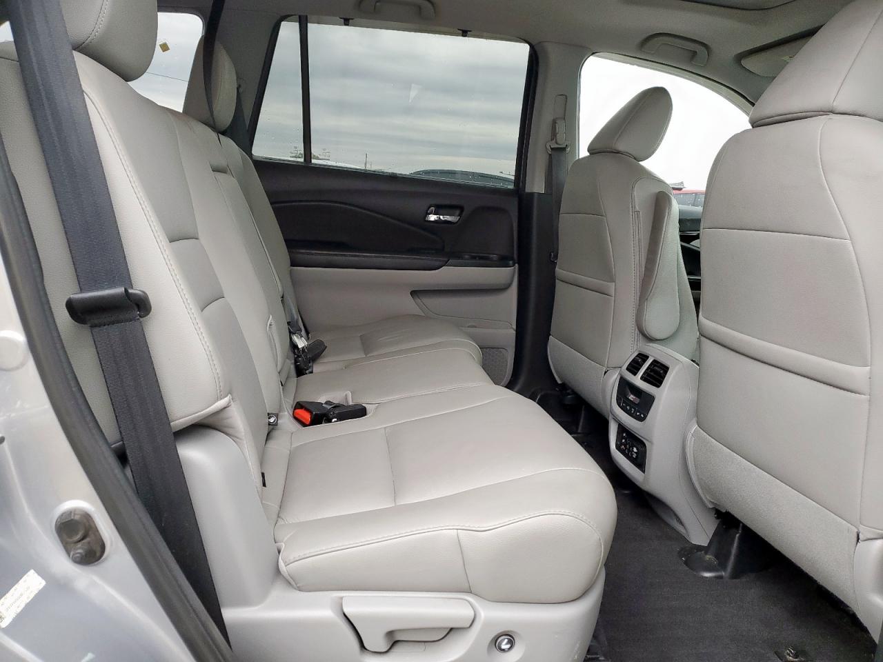 2016 Honda Pilot Touring VIN: 5FNYF6H90GB075395 Lot: 93871165