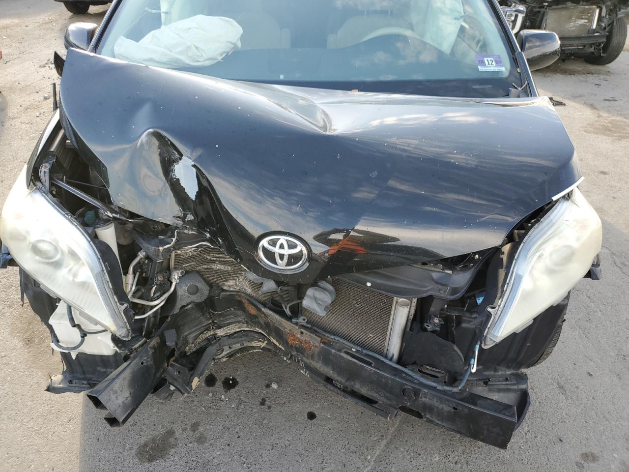 2012 Toyota Sienna Base VIN: 5TDKA3DCXCS013688 Lot: 92910785