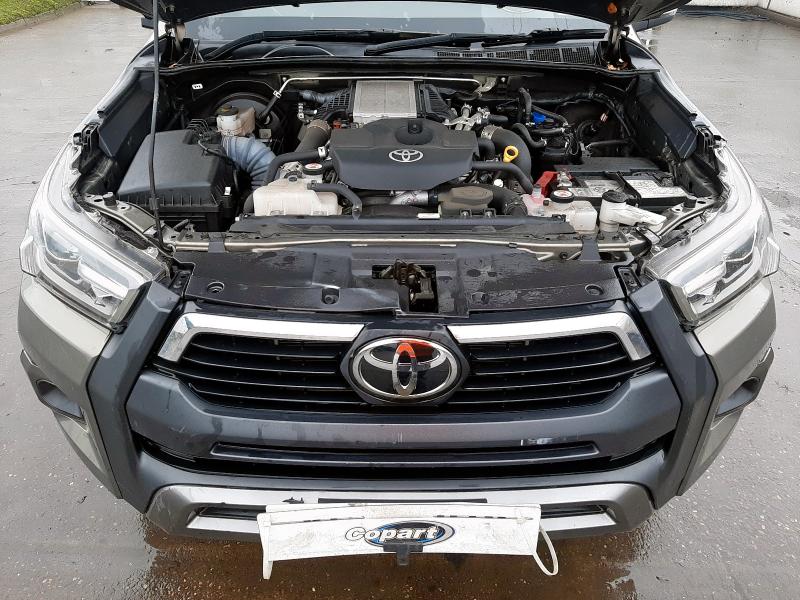 2021 TOYOTA HILUX INVINCIBLE X D/CAB PICK UP 2.8 D-4D AUTO