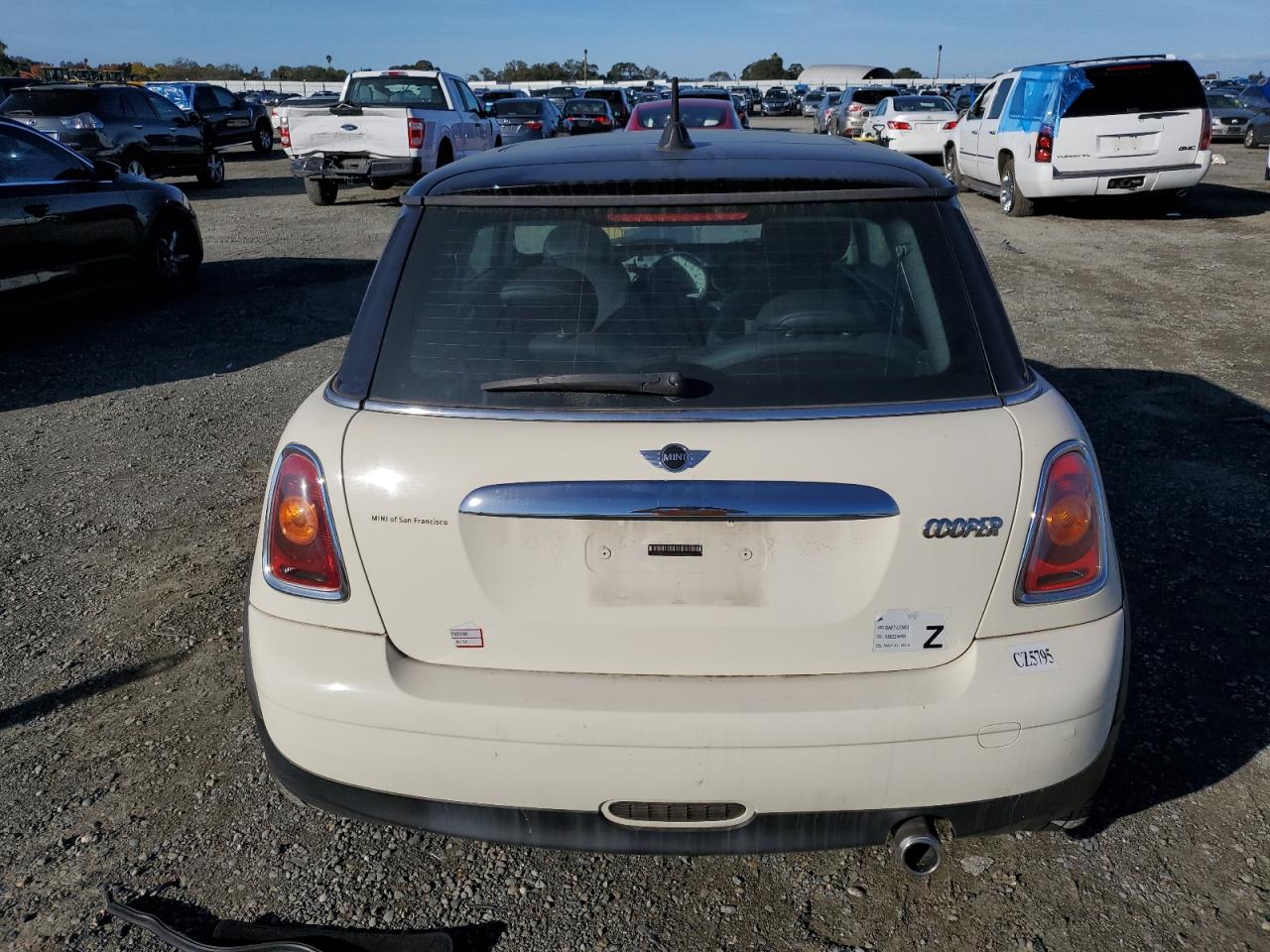 2008 Mini Cooper VIN: WMWMF335X8TU64025 Lot: 92147285