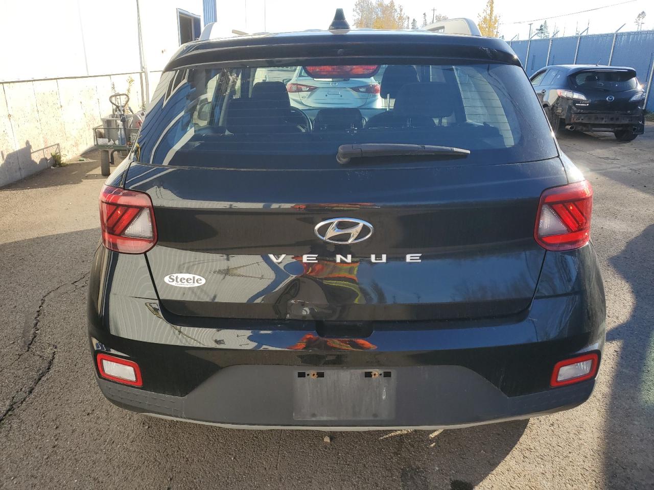 2021 Hyundai Venue Sel VIN: KMHRC8A31MU073670 Lot: 90567495