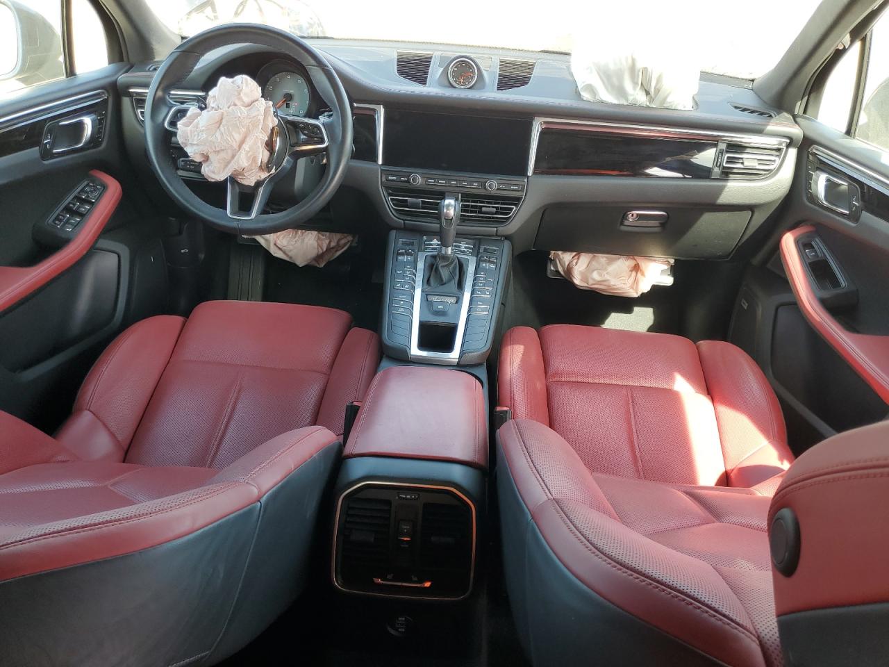 2019 Porsche Macan S VIN: WP1AB2A59KLB31027 Lot: 92210395