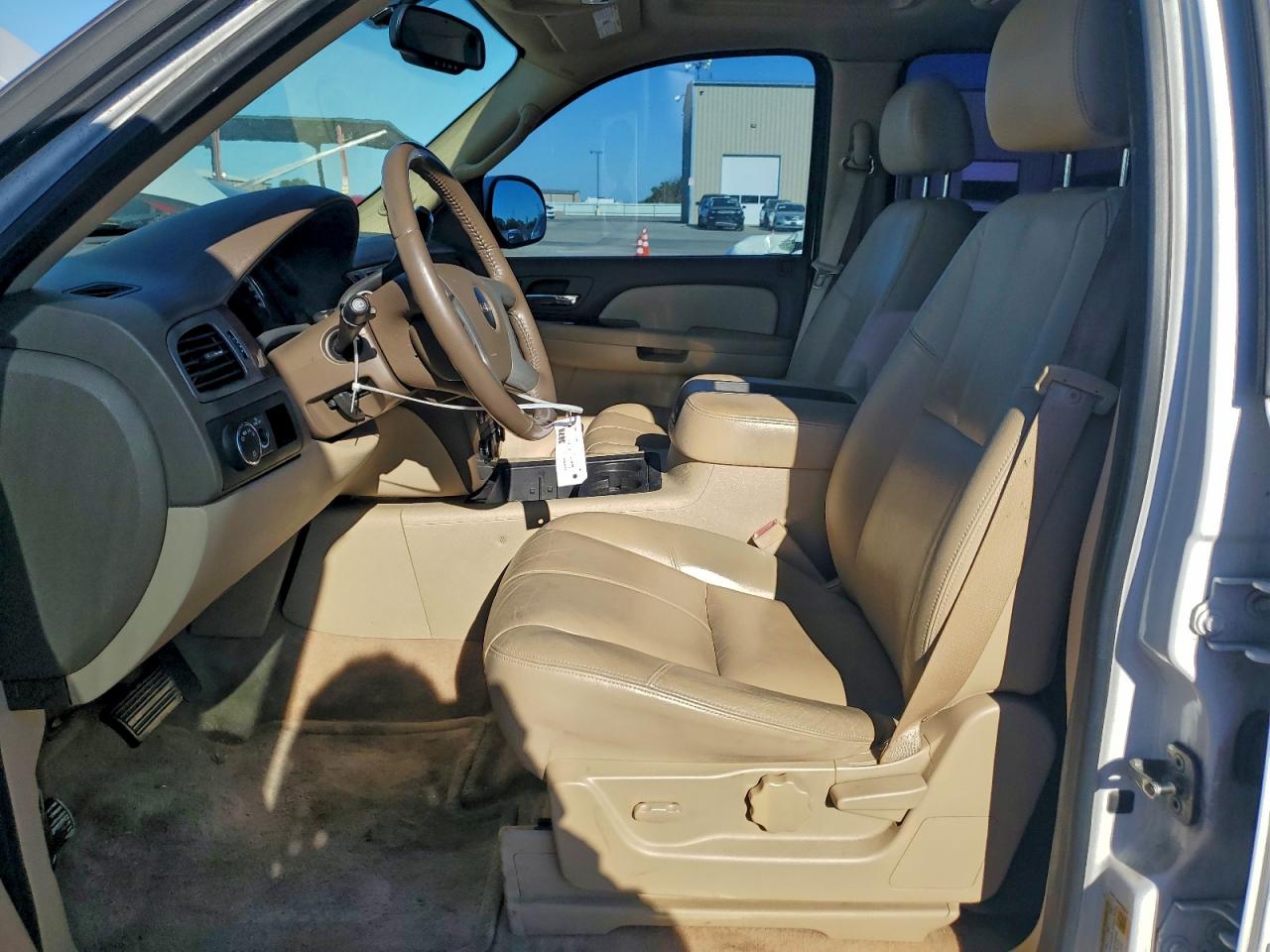 2008 GMC Yukon Hybrid VIN: 1GKFC13568R205820 Lot: 91066305