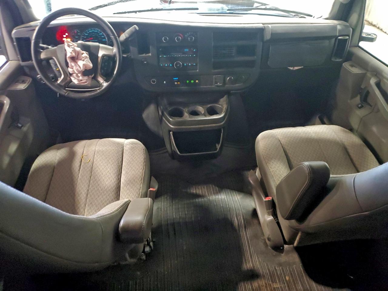 2017 GMC Savana G2500 VIN: 1GTW7AFG4H1102729 Lot: 93951555