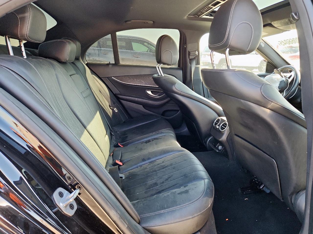 2019 Mercedes-Benz E 300 VIN: WDDZF4JB2KA581808 Lot: 92066045