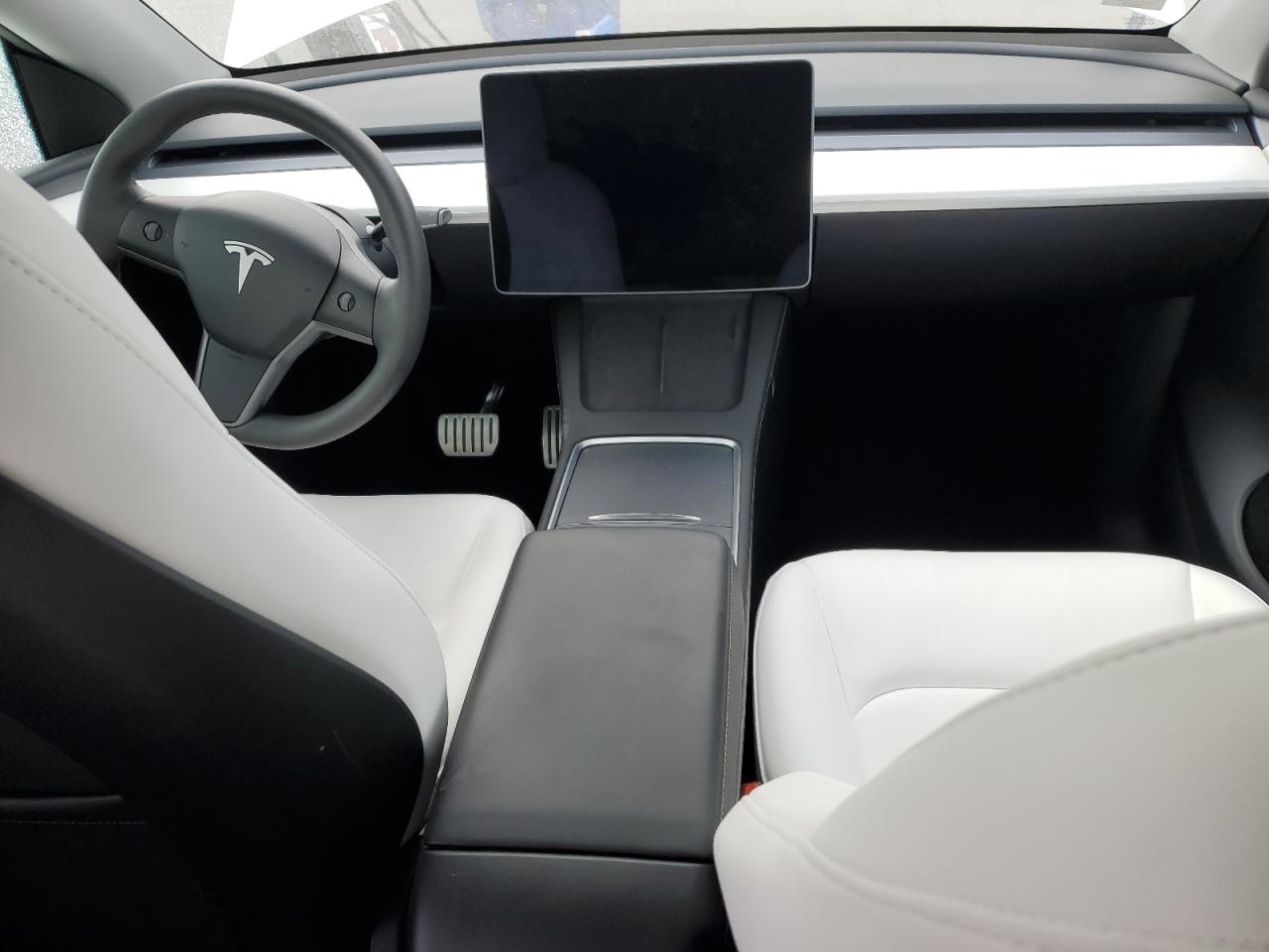 2024 Tesla Model Y VIN: 7SAYGDEF2RF040813 Lot: 93454935