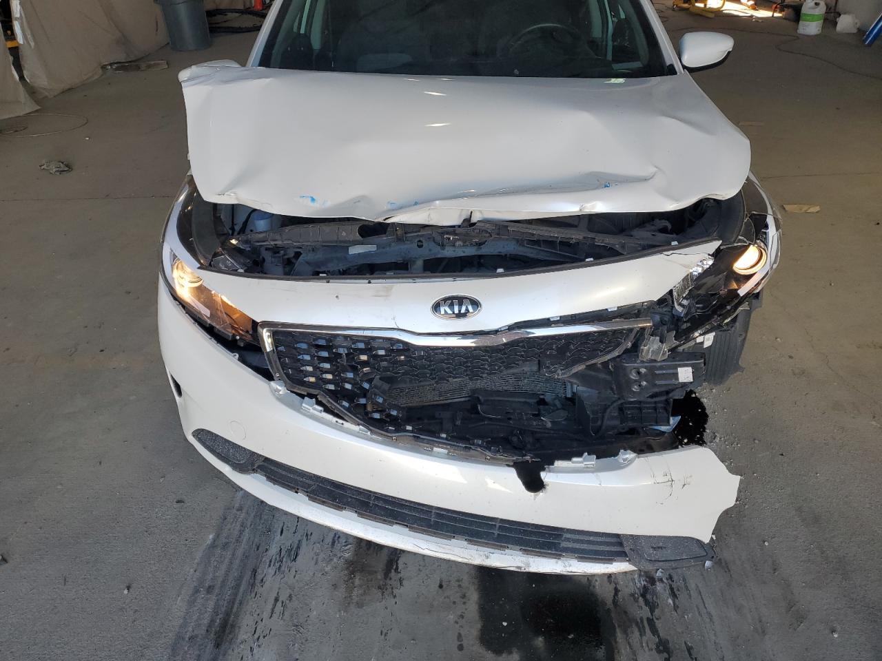 2017 Kia Forte Lx VIN: 3KPFL4A7XHE015502 Lot: 92162205