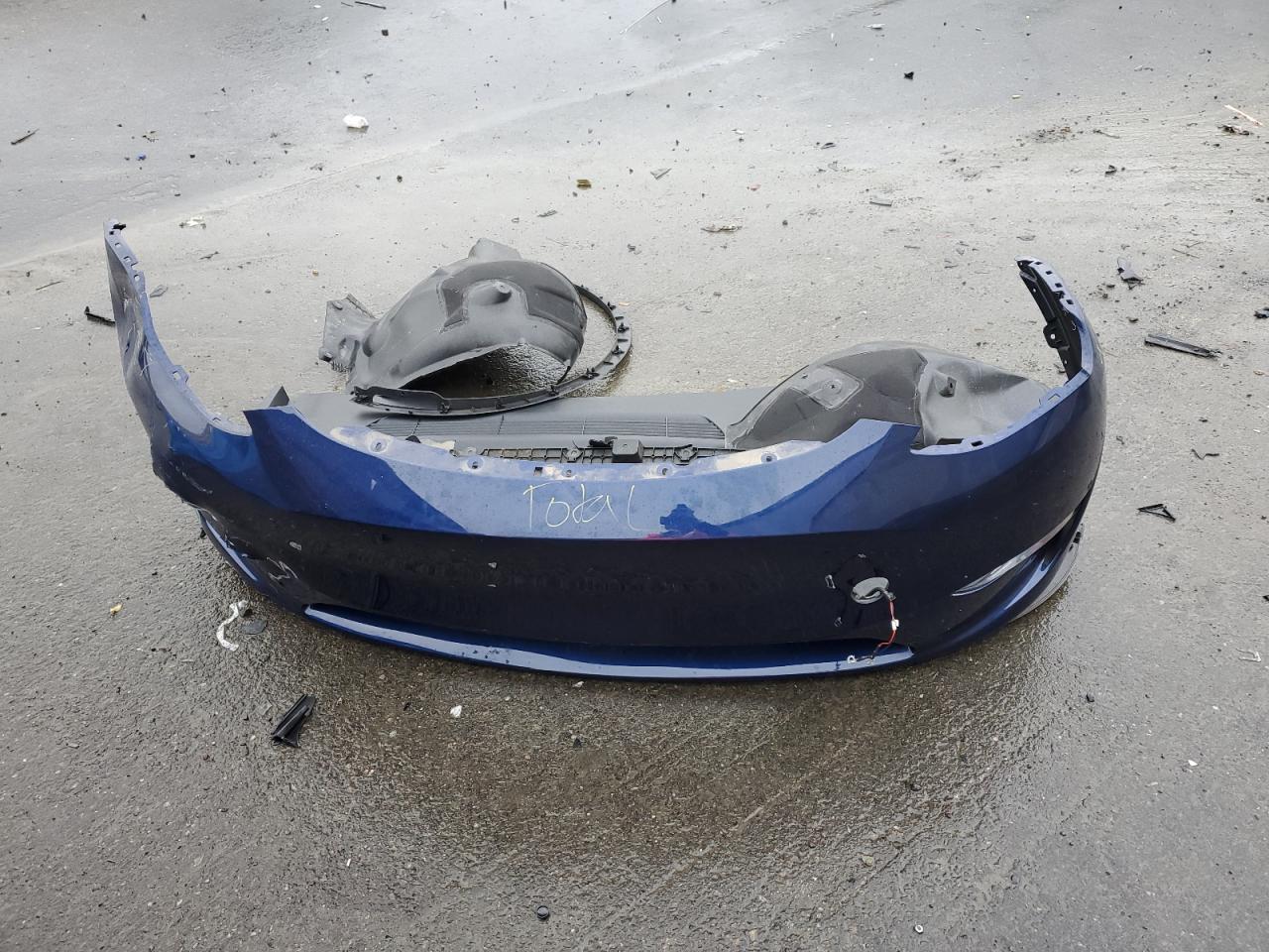 2025 Tesla Model Y VIN: 7SAYGDEE7SF290464 Lot: 93016905