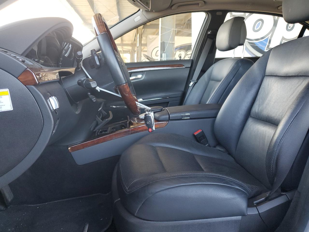 2010 Mercedes-Benz S 400 VIN: WDDNG9FB3AA317304 Lot: 93353565