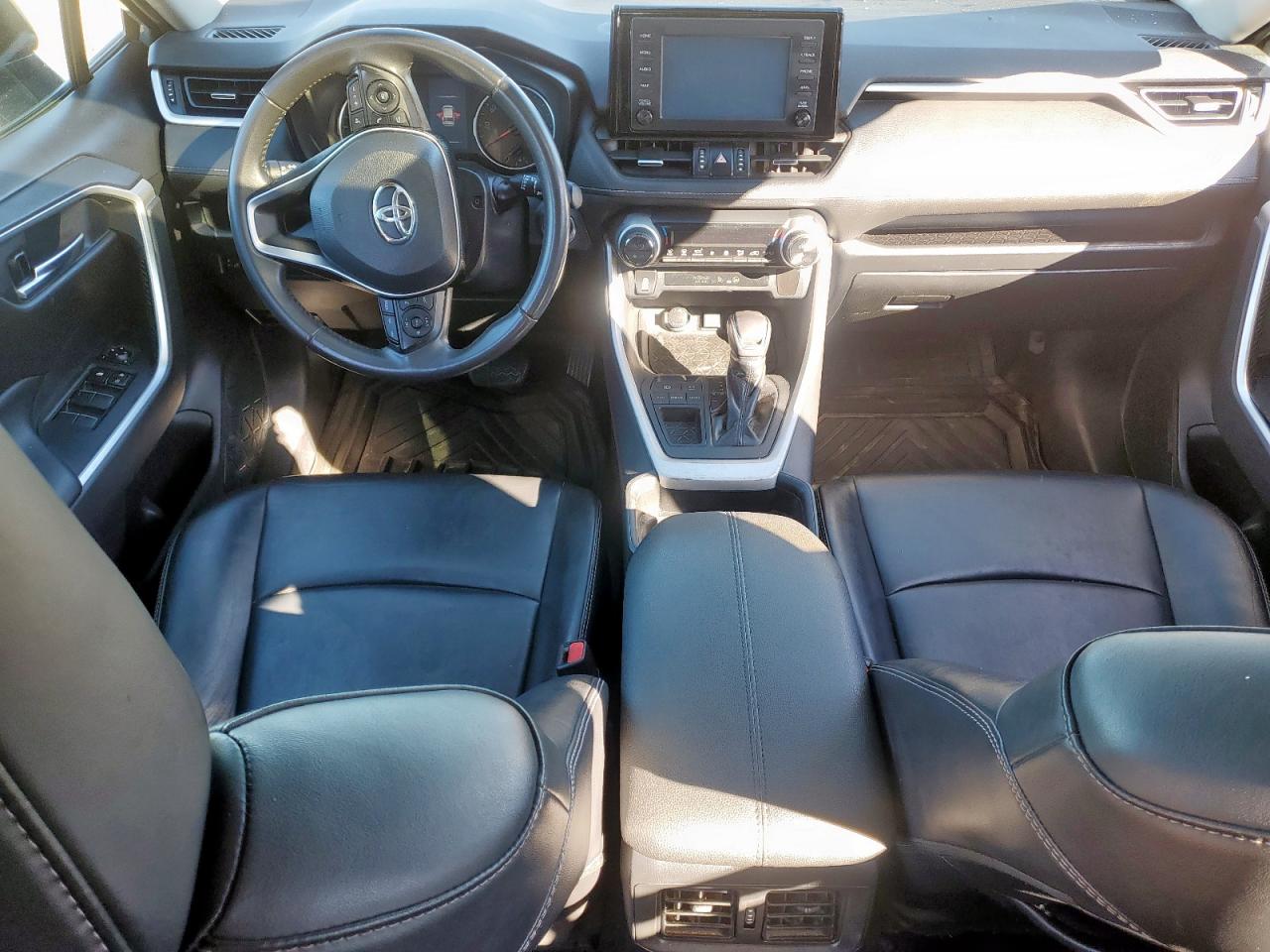 2019 Toyota Rav4 Xle Premium VIN: 2T3C1RFV5KW053809 Lot: 92057305