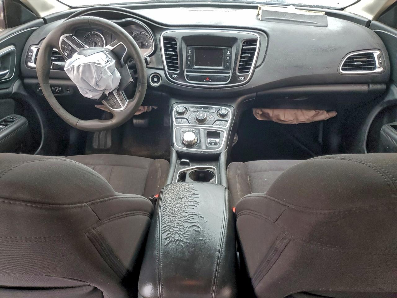 2015 Chrysler 200 Limited VIN: 1C3CCCAB7FN638915 Lot: 94100825