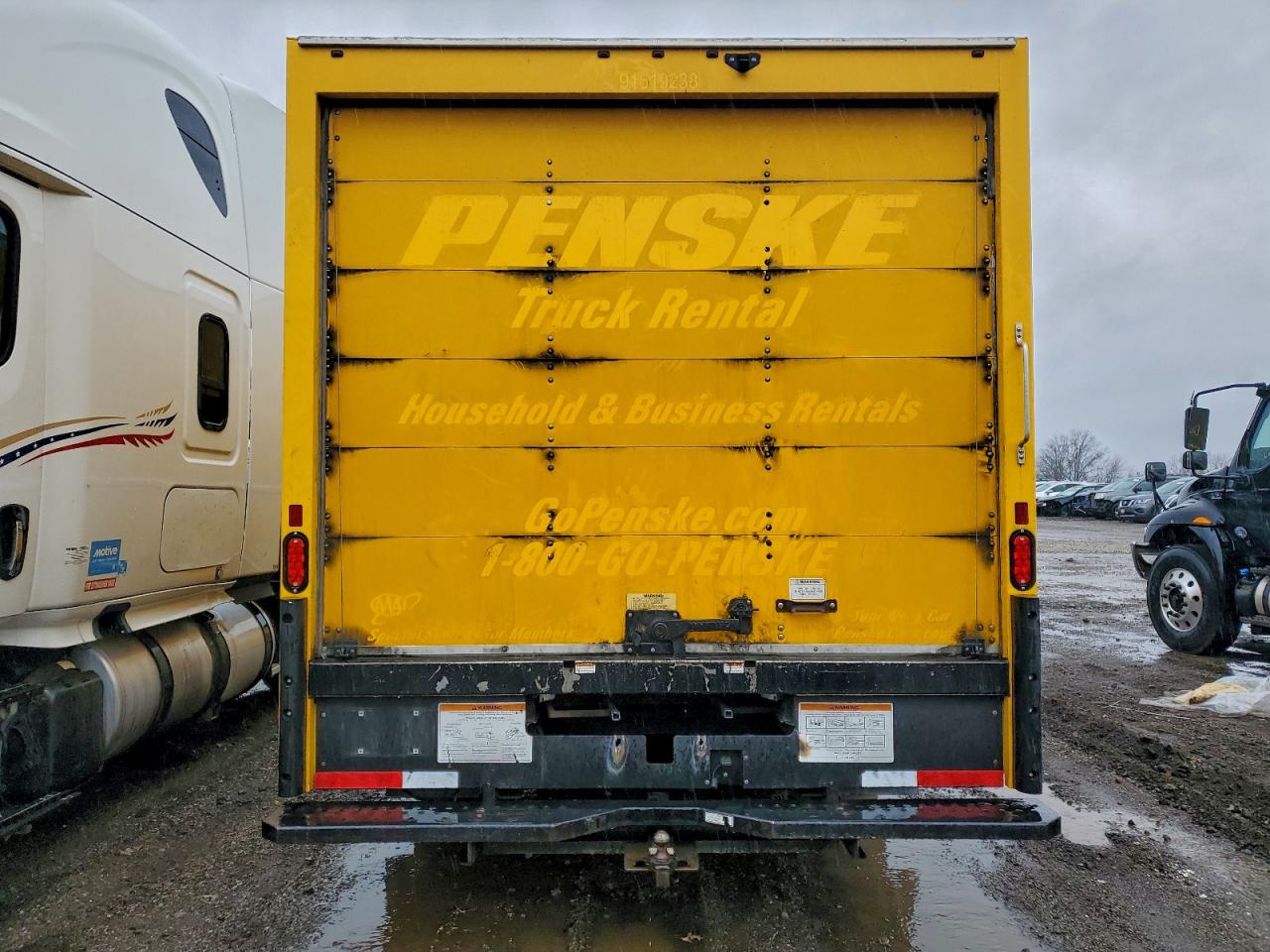 2021 GMC Savana Cut - Box Truck VIN: 7GZ37TC72MN005649 Lot: 94289715