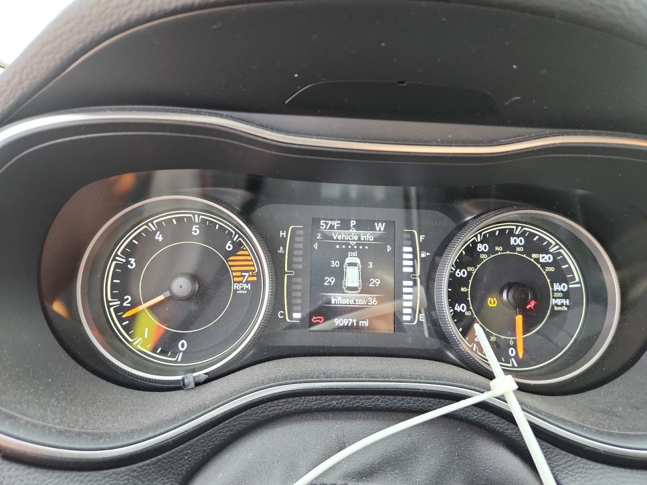 2019 Jeep Cherokee Latitude Plus VIN: 1C4PJMLB8KD310375 Lot: 90791125