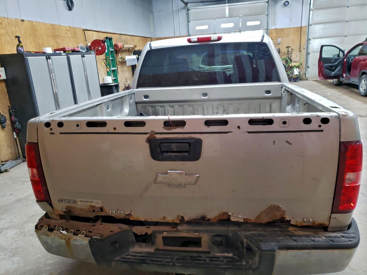 2008 Chevrolet Silverado K1500 VIN: 3GCEK133X8G307923 Lot: 93948225