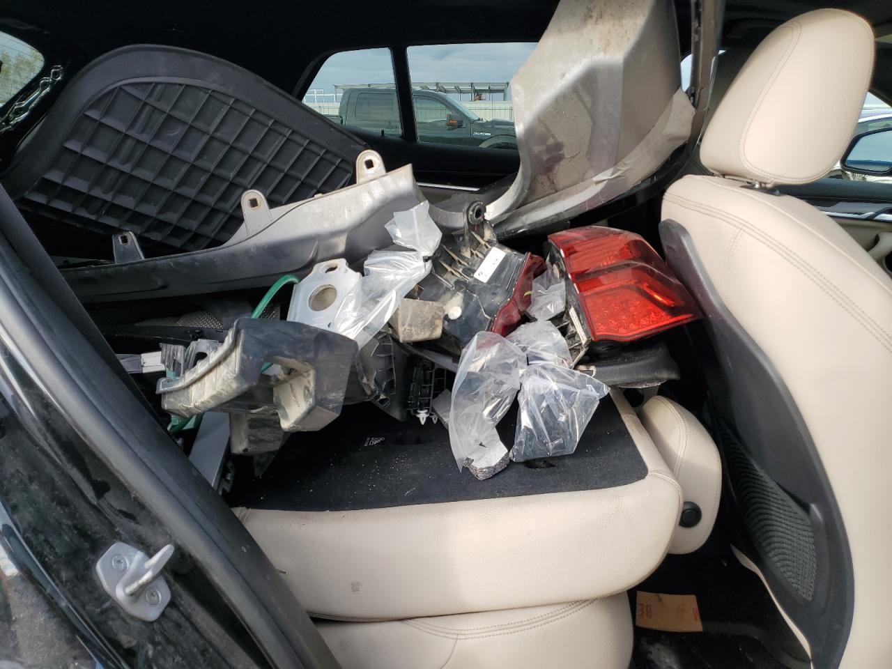 Фото: WBXYJ5C33JEB19500