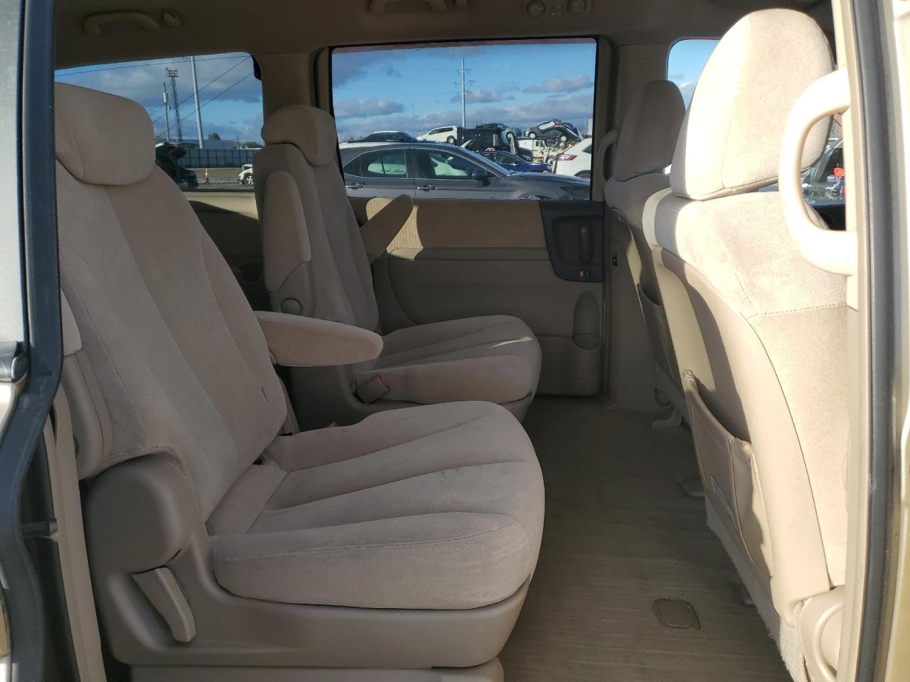 2006 Kia Sedona Ex VIN: KNDMB233166057892 Lot: 92015425