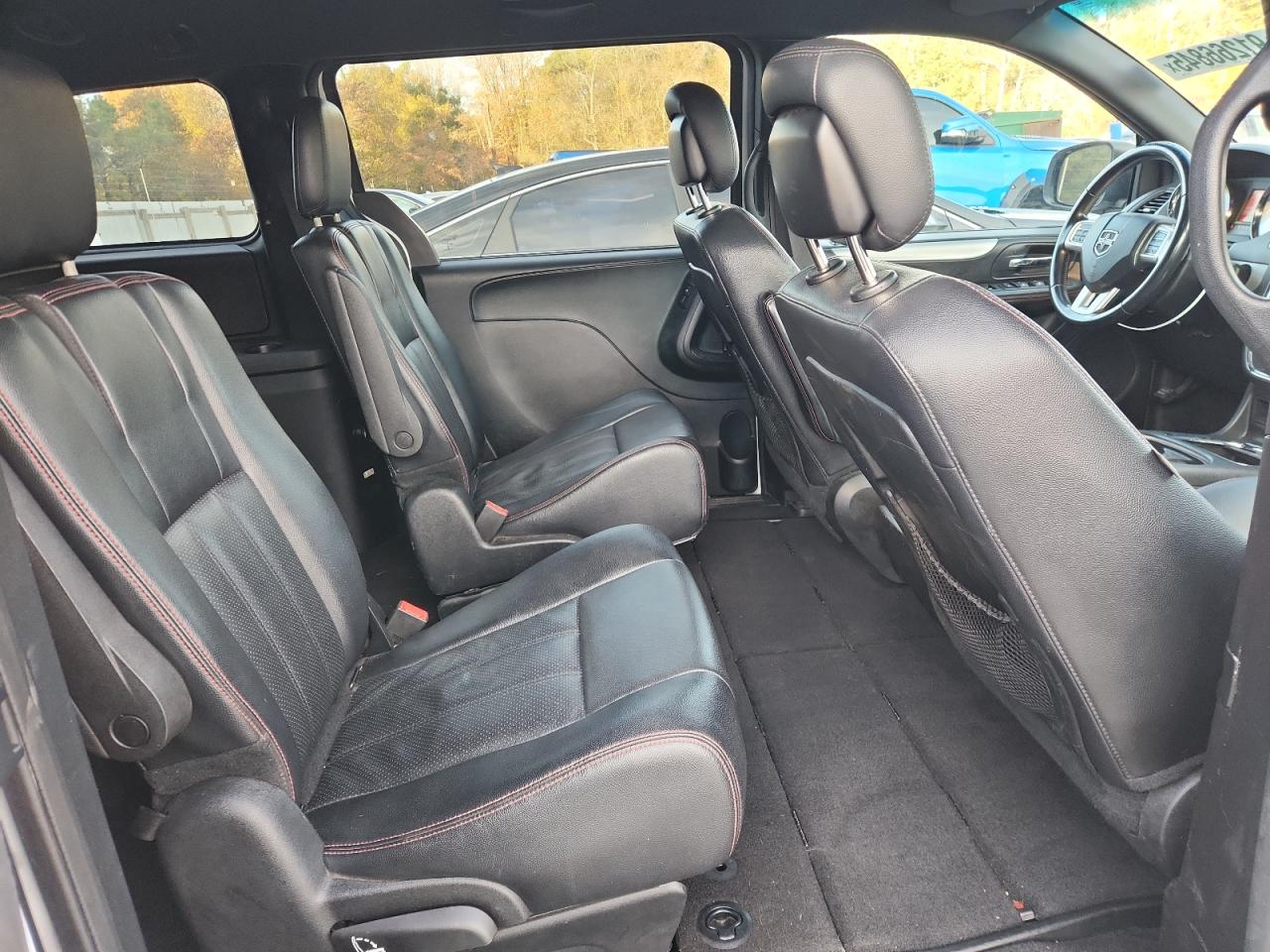 2014 Dodge Grand Caravan R/T VIN: 2C4RDGEGXER472827 Lot: 91266845
