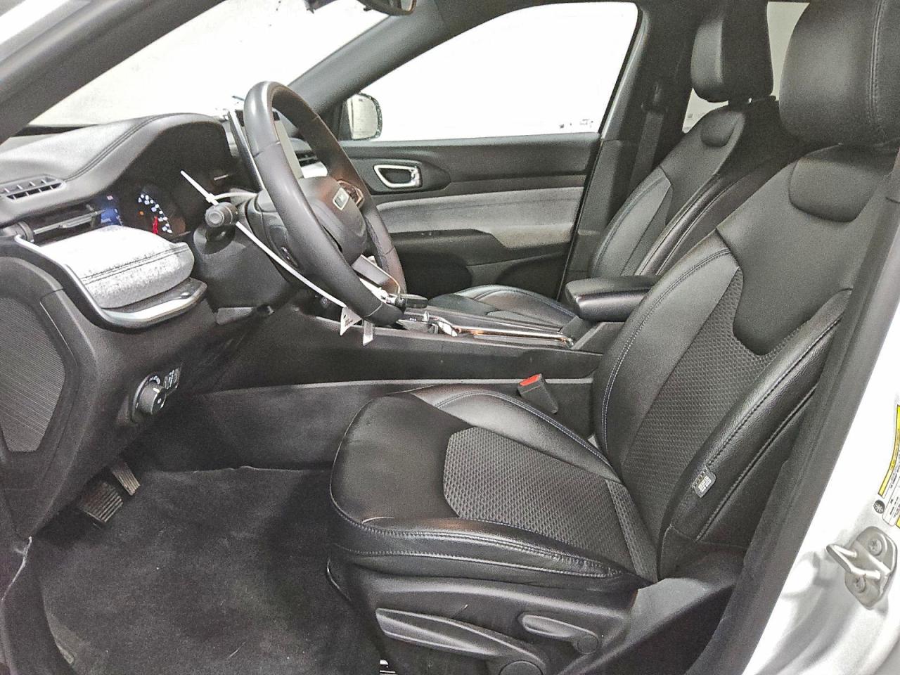 2024 Jeep Compass Latitude VIN: 3C4NJDBN3RT604189 Lot: 94272155