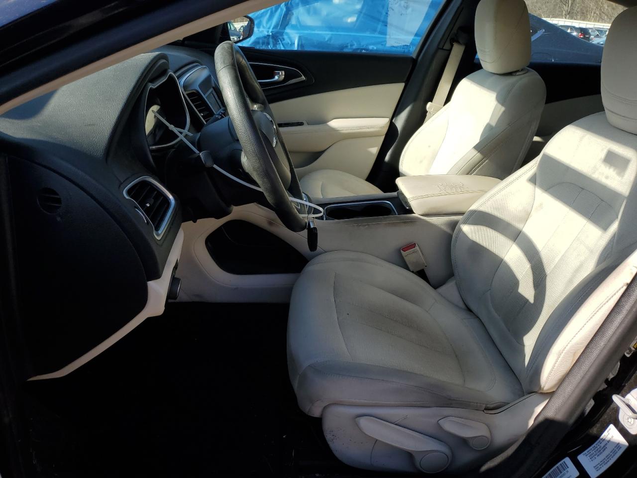 2015 Chrysler 200 Limited VIN: 1C3CCCABXFN667308 Lot: 93446505