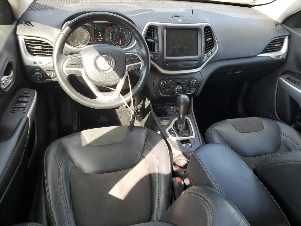 2018 Jeep Cherokee Latitude Plus VIN: 1C4PJLLB4JD597142 Lot: 91248205