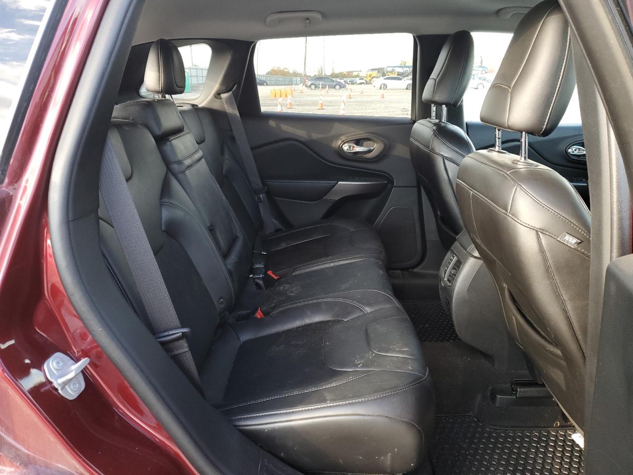 2019 Jeep Cherokee Latitude Plus VIN: 1C4PJMLX1KD271172 Lot: 90885185