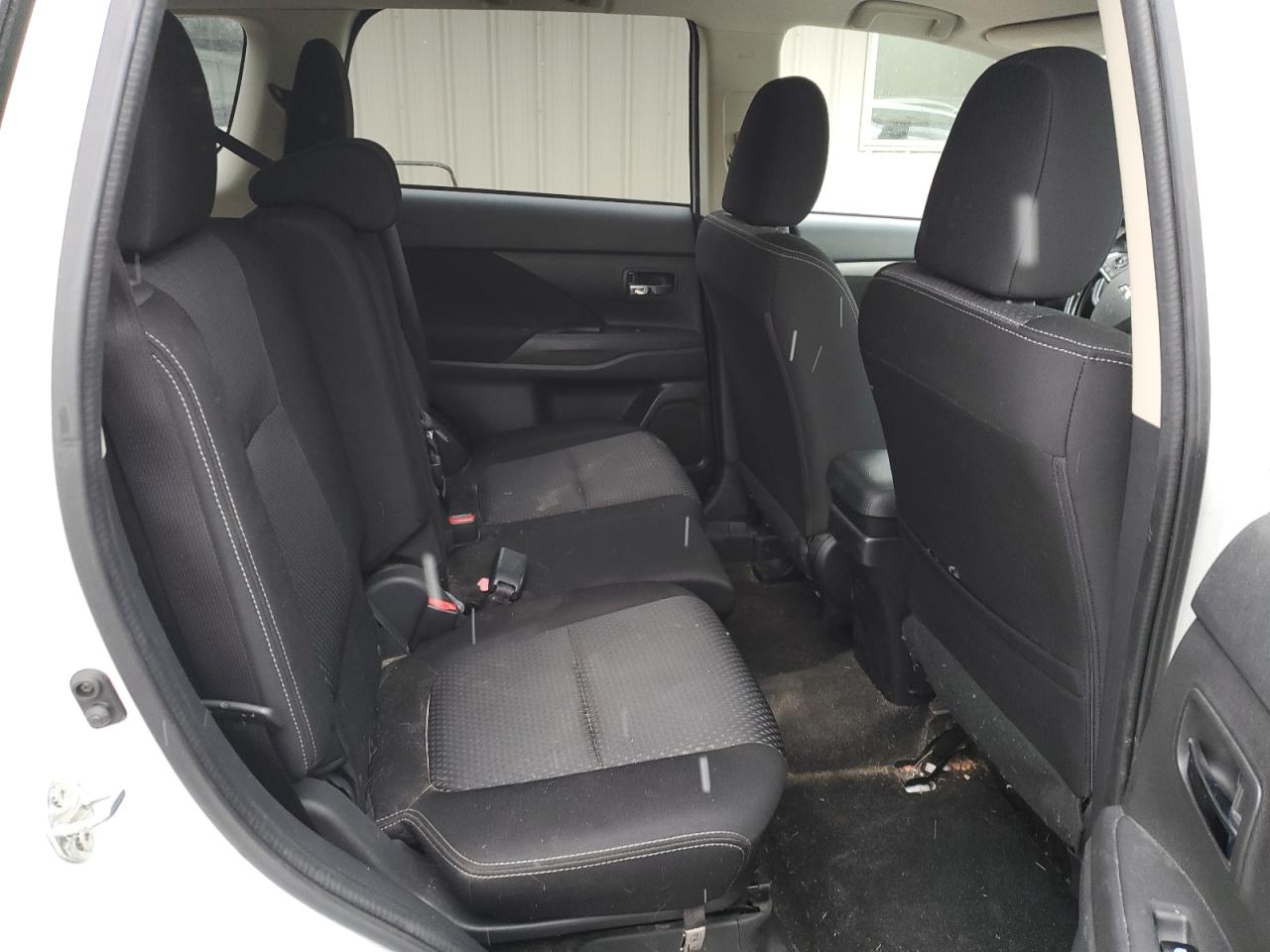 2017 Mitsubishi Outlander Es VIN: JA4AZ2A34HZ069077 Lot: 93097395