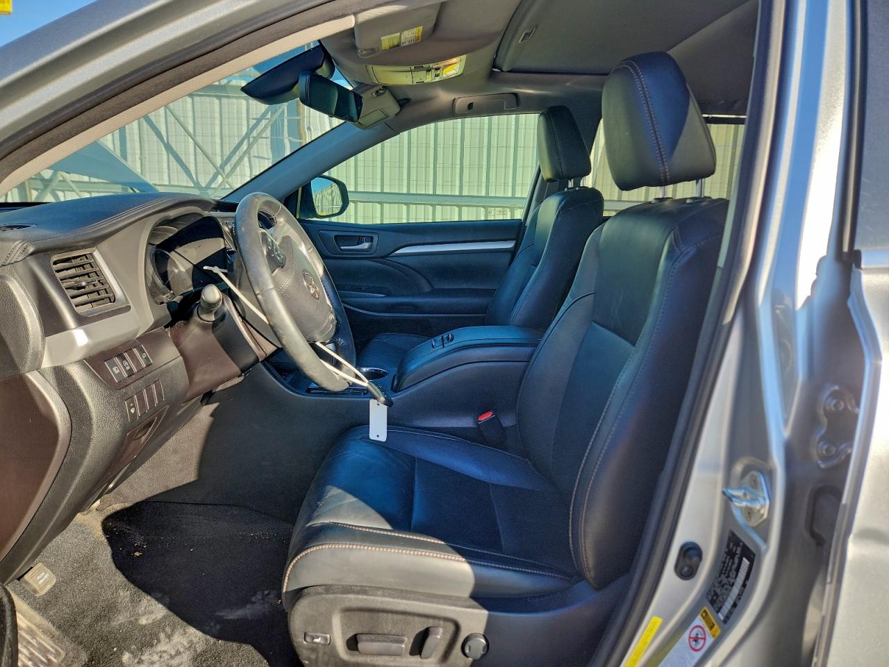 2018 Toyota Highlander Se VIN: 5TDJZRFHXJS850700 Lot: 94561605