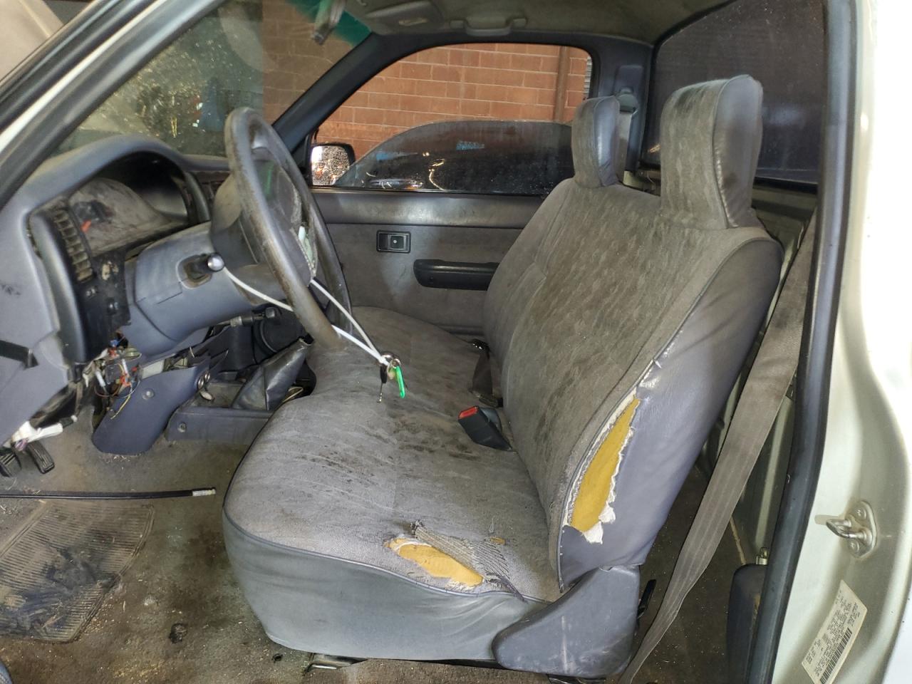 2000 Toyota Tacoma VIN: 4TANL42N4YZ630815 Lot: 92679845