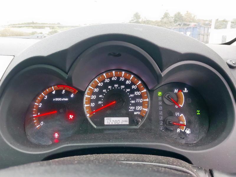 2014 TOYOTA HILUX INVINCIBLE D/CAB PICK UP 3.0 D-4D 4WD 171 AUTO