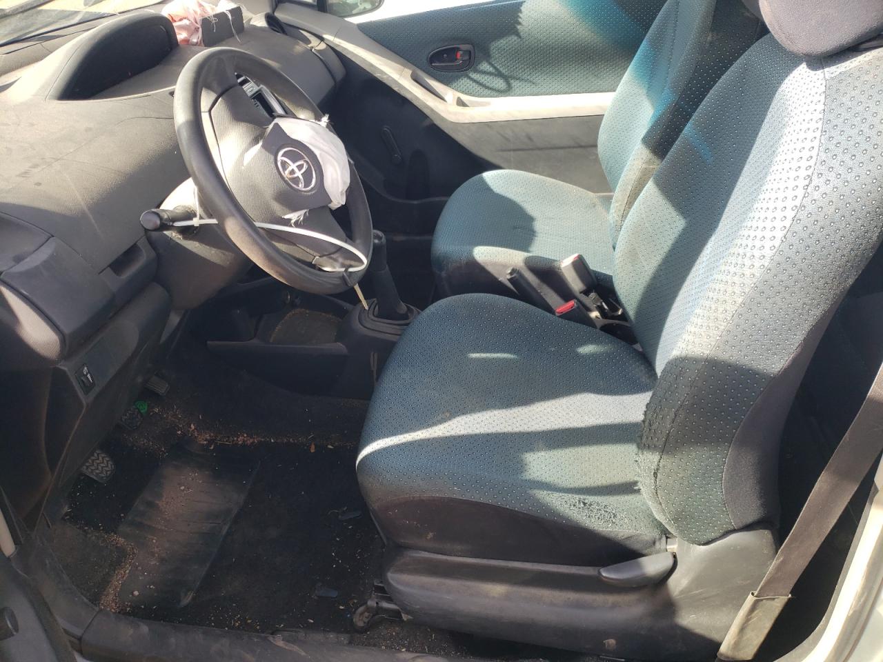 2007 Toyota Yaris VIN: JTDJT923775104196 Lot: 92140935