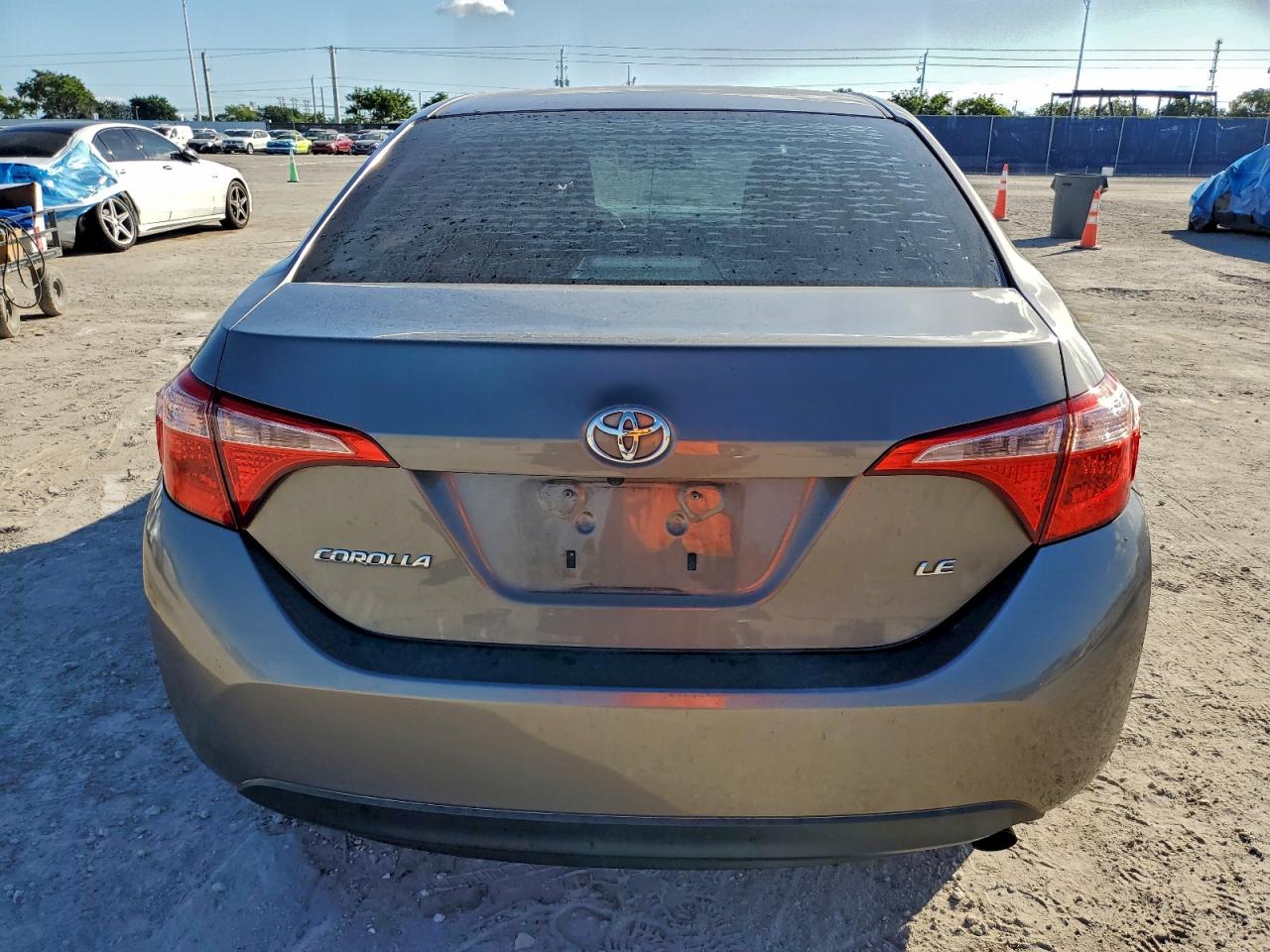 2018 Toyota Corolla L VIN: 5YFBURHE8JP829830 Lot: 93815125