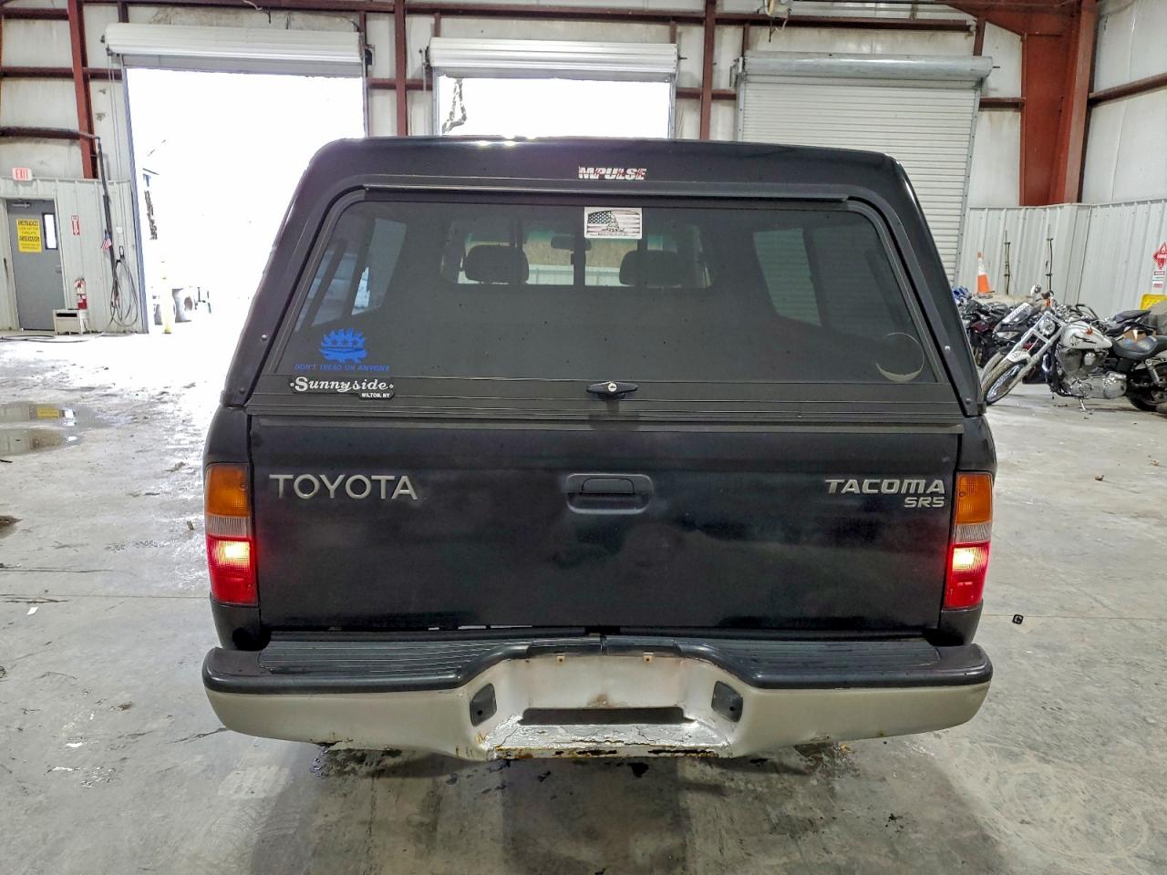 1998 Toyota Tacoma Xtracab VIN: 4TAWM72N2WZ172014 Lot: 94720825