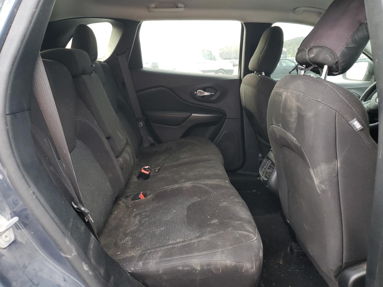 2021 Jeep Cherokee Latitude VIN: 1C4PJLCBXMD125631 Lot: 91586625