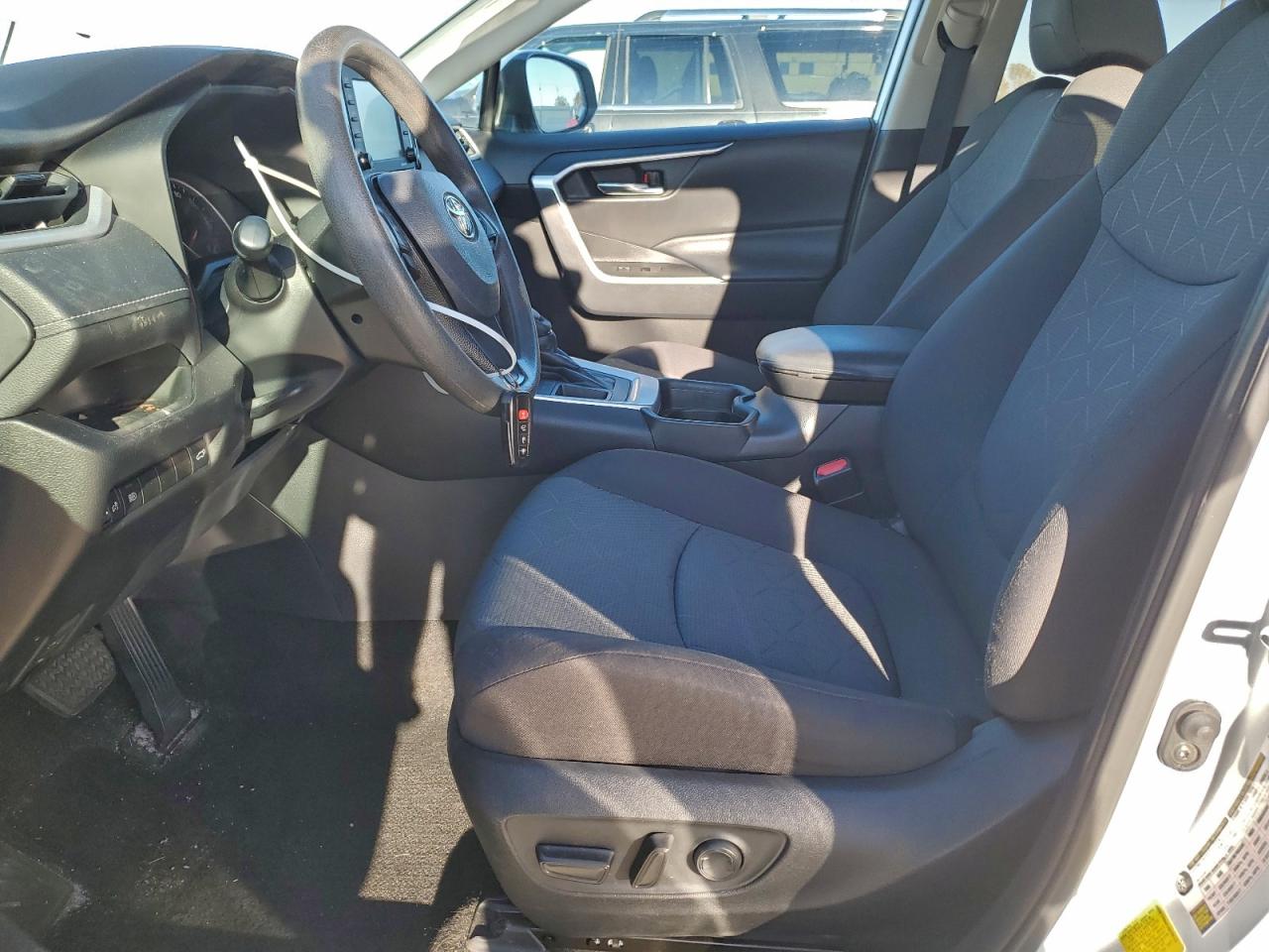 2021 Toyota Rav4 Xle VIN: 2T3W1RFV9MW146087 Lot: 94065655