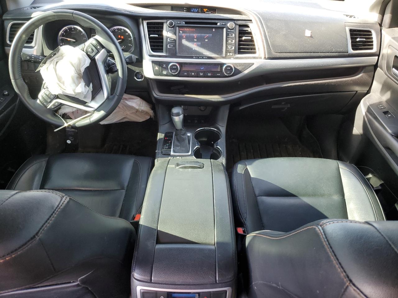 2016 Toyota Highlander Xle VIN: 5TDJKRFH0GS501493 Lot: 93233485