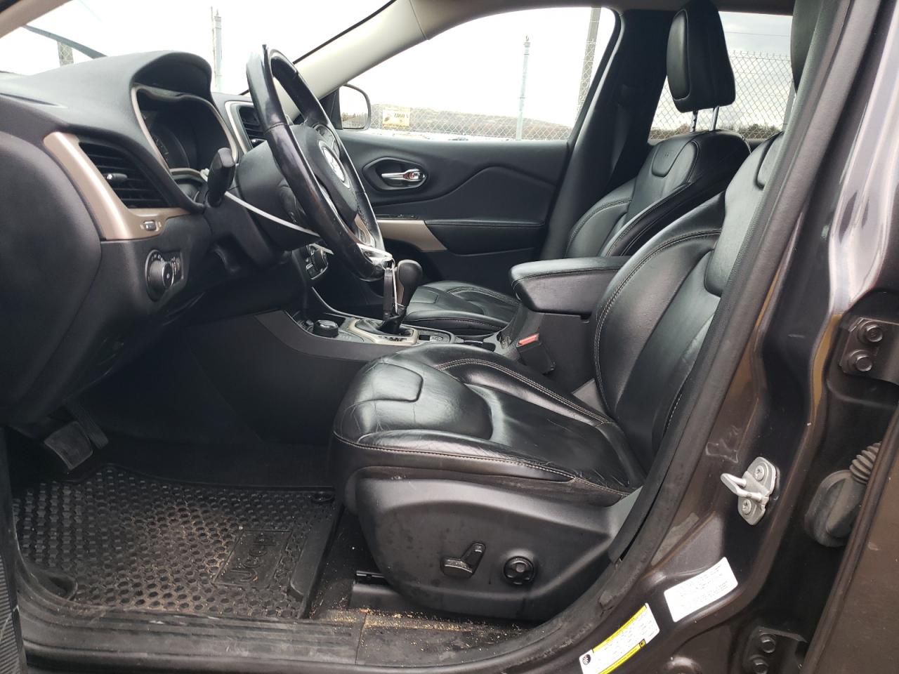 2017 Jeep Cherokee Latitude VIN: 1C4PJMCB6HW660228 Lot: 92260205