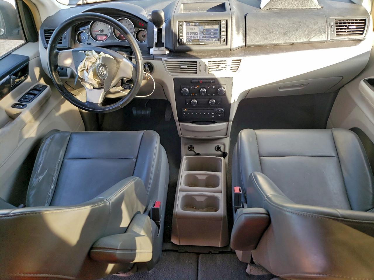 2010 Volkswagen Routan Se VIN: 2V4RW3D15AR272678 Lot: 94358235