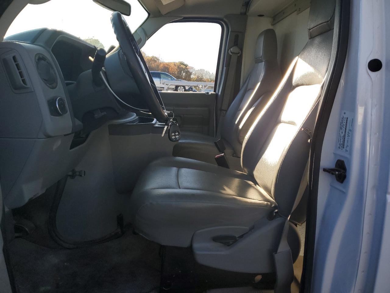 2022 Ford E350 Utility / Service Truck VIN: 1FDWE3FK2NDC35985 Lot: 90835445