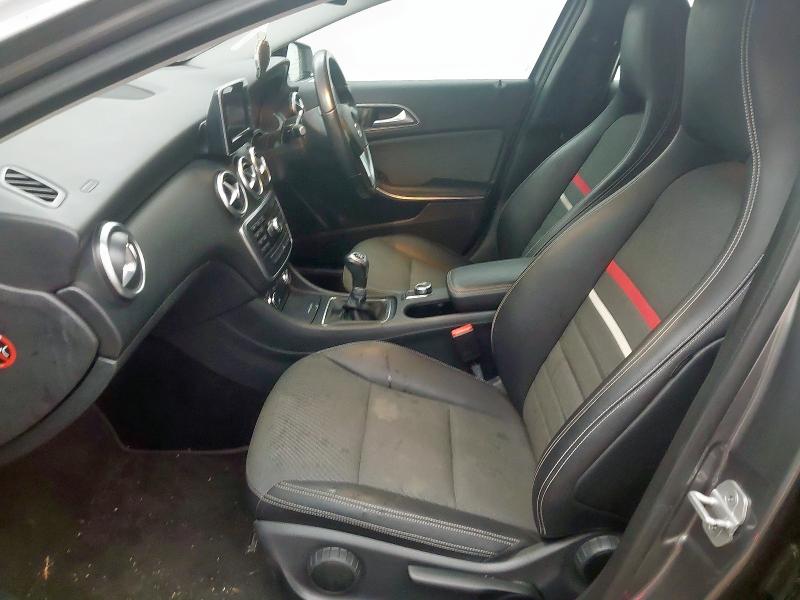 2015 MERCEDES-BENZ A CLASS A180 SE 5DR