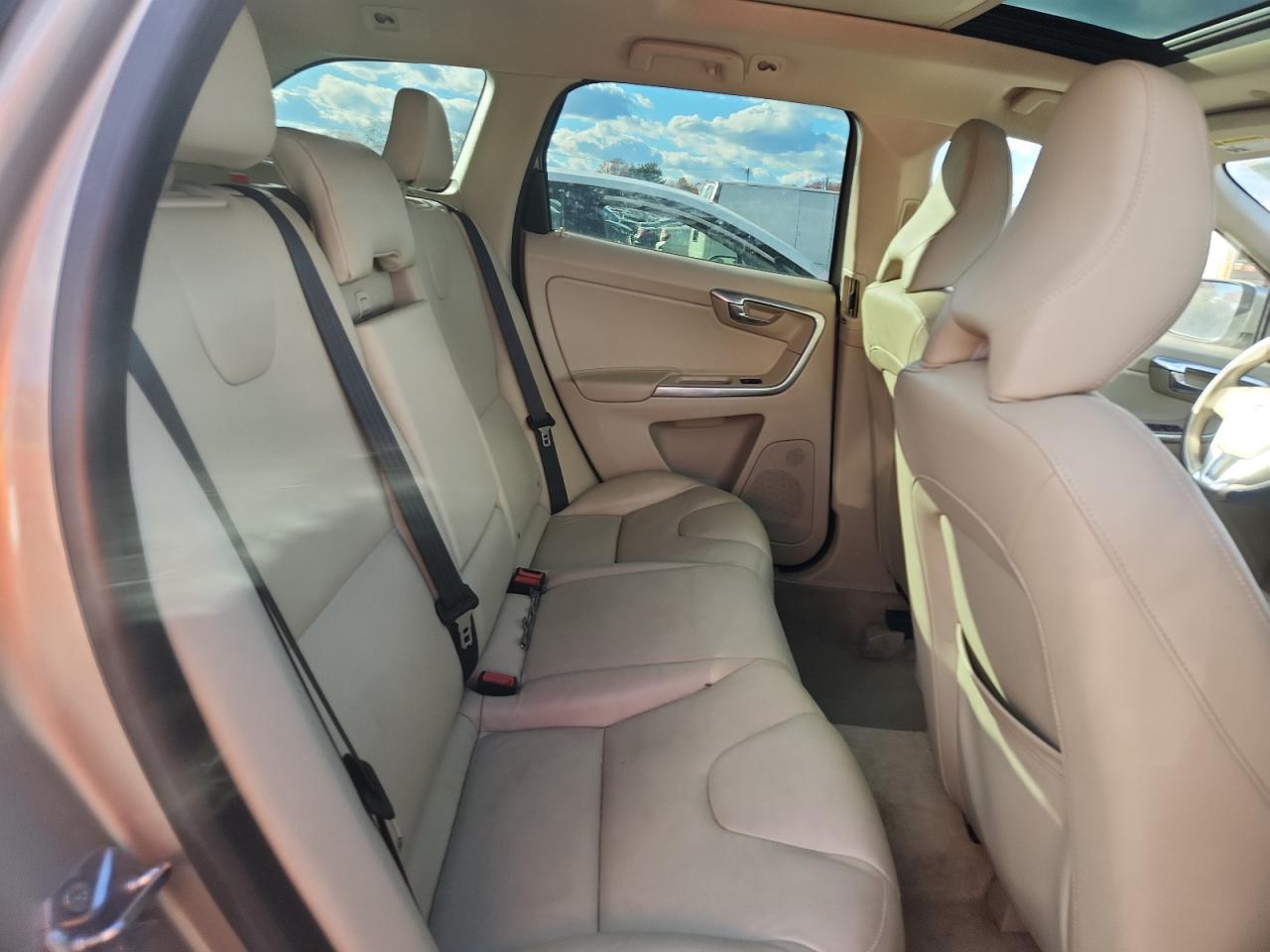 2015 Volvo Xc60 T6 Premier VIN: YV4902RK9F2762924 Lot: 91020015