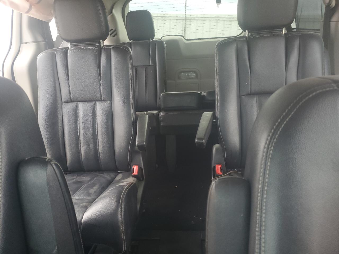 2013 Chrysler Town & Country Touring VIN: 2C4RC1BG0DR821447 Lot: 94983645