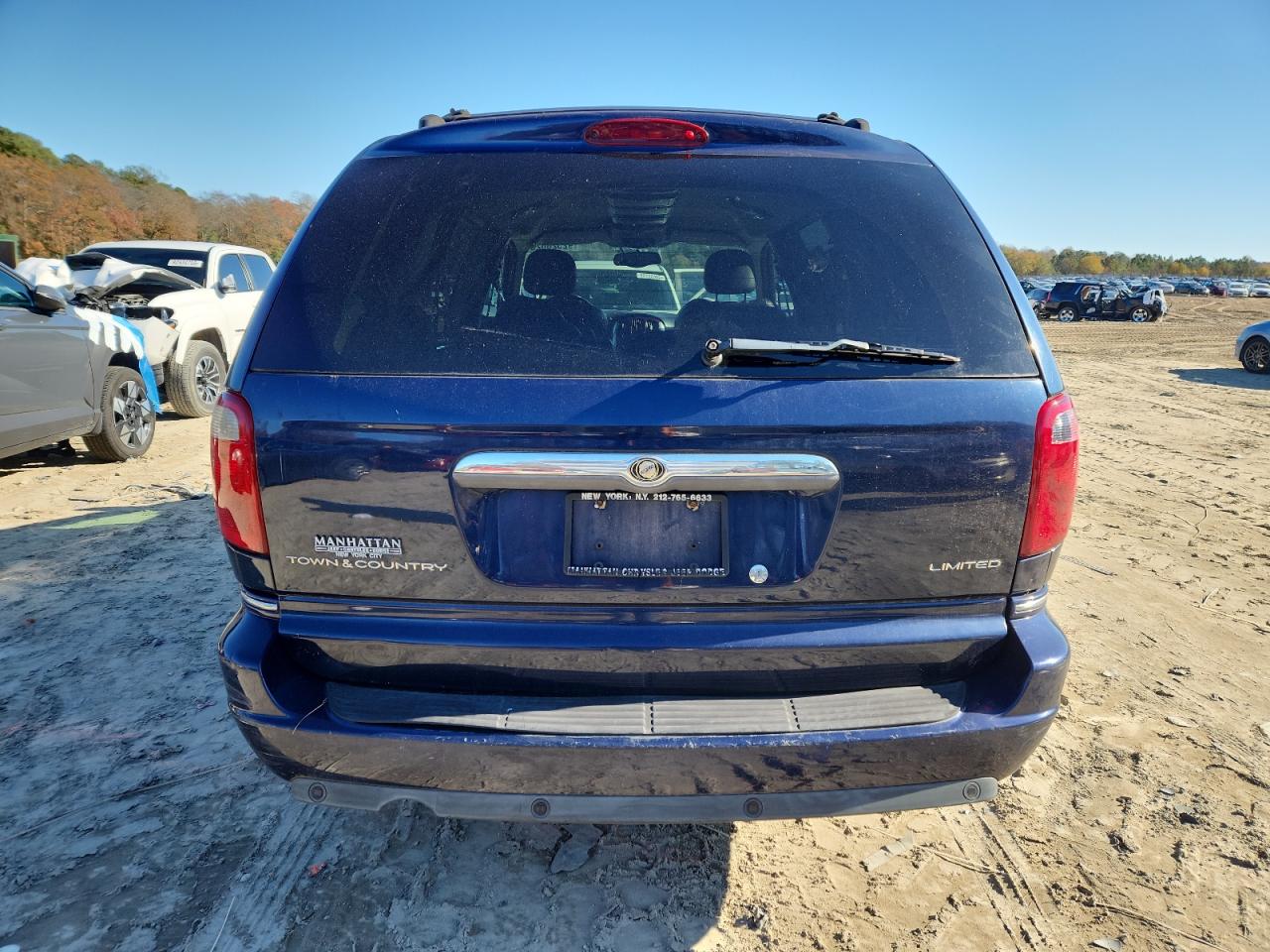 2005 Chrysler Town & Country Limited VIN: 2C8GP64L35R294331 Lot: 92526025