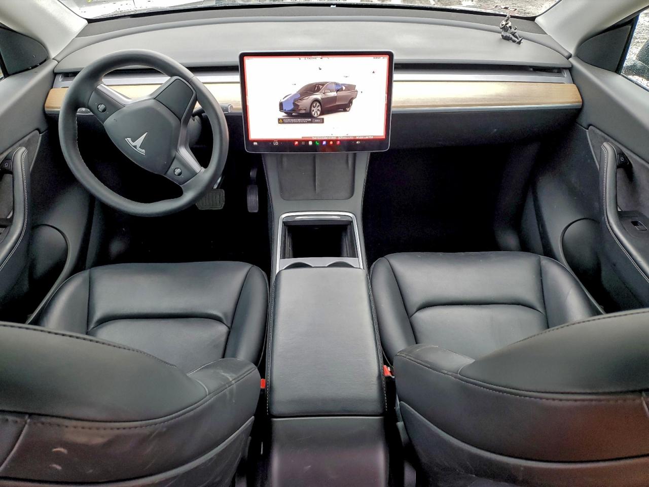 2022 Tesla Model Y VIN: 7SAYGDEEXNF411895 Lot: 92825395