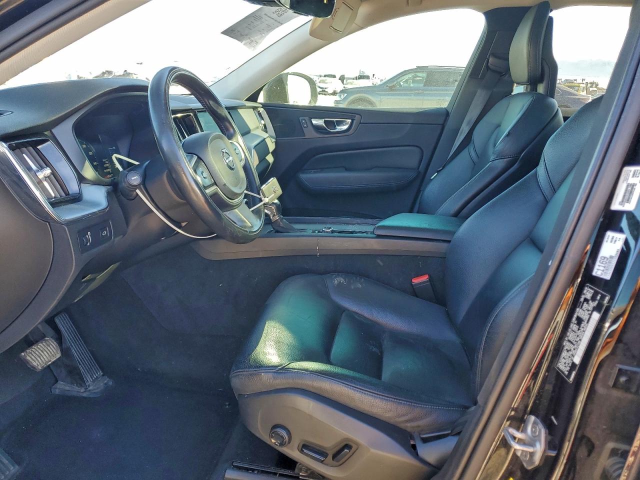 2018 Volvo Xc60 T5 Momentum VIN: YV4102RKXJ1022181 Lot: 92748705