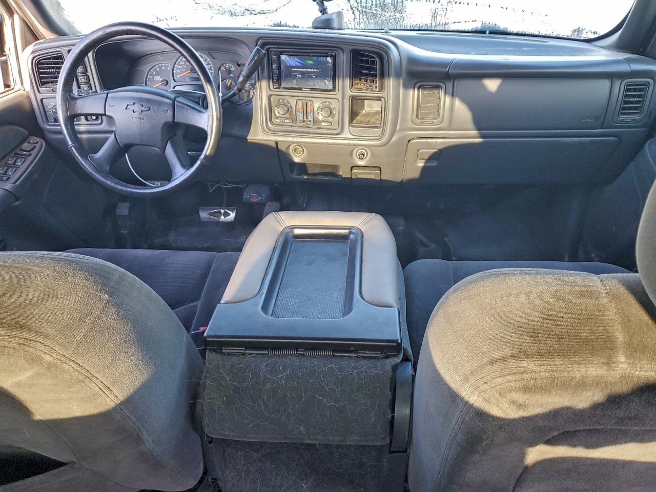 2003 Chevrolet Silverado K2500 Heavy Duty VIN: 1GCHK23133F120163 Lot: 90678135