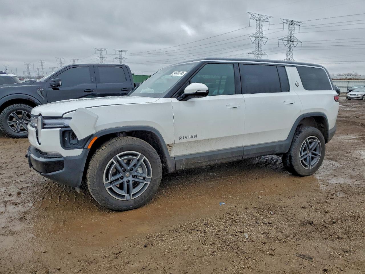 2025 Rivian R1S Adventure