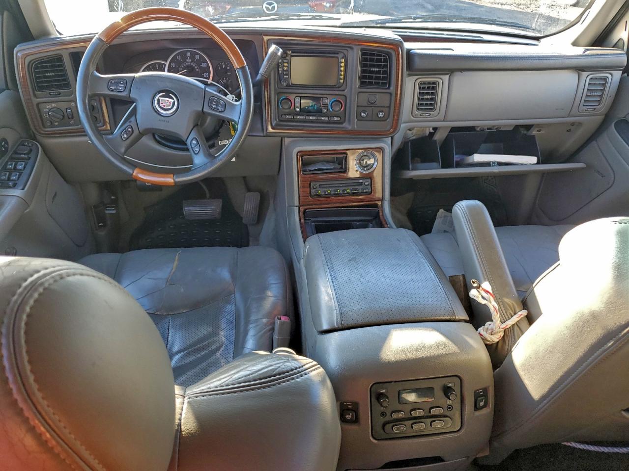 2004 Cadillac Escalade Luxury VIN: 1GYEK63N74R315335 Lot: 93895335